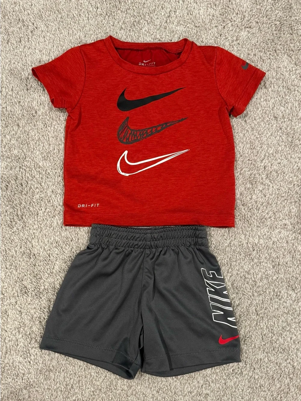 Nike Baby Boy 12M Athletic Clothes Lot 6 Piece Shirts Shorts
